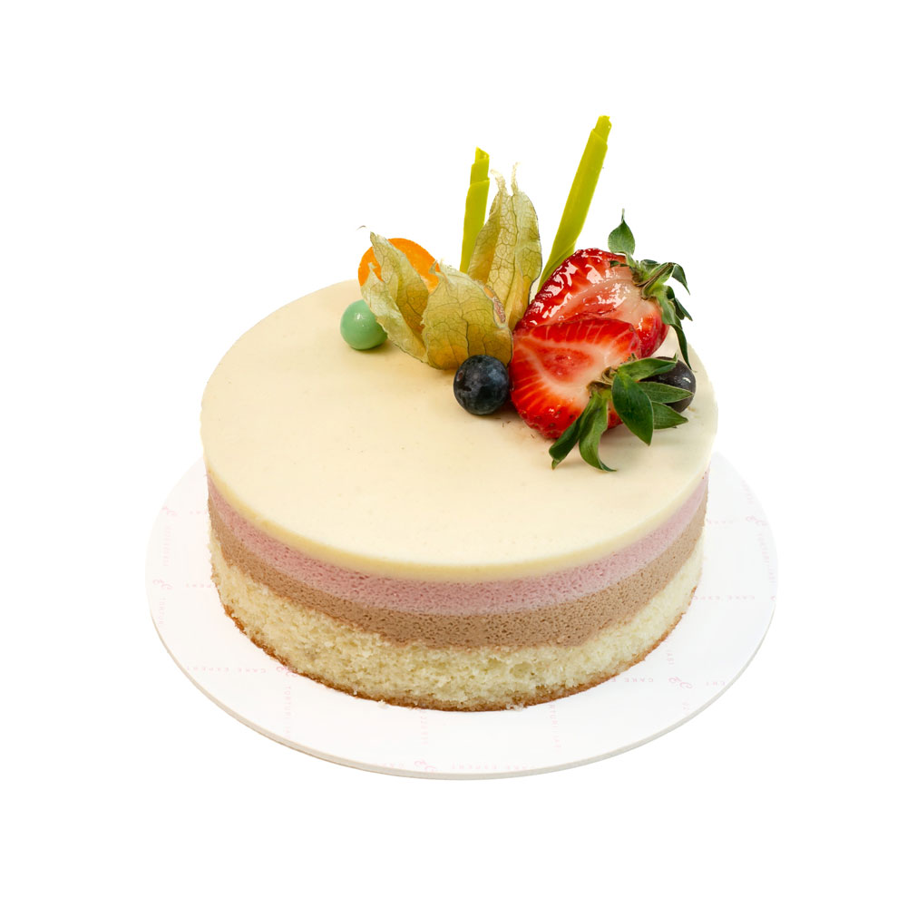 Tort fresh cu trei tipuri de mousse